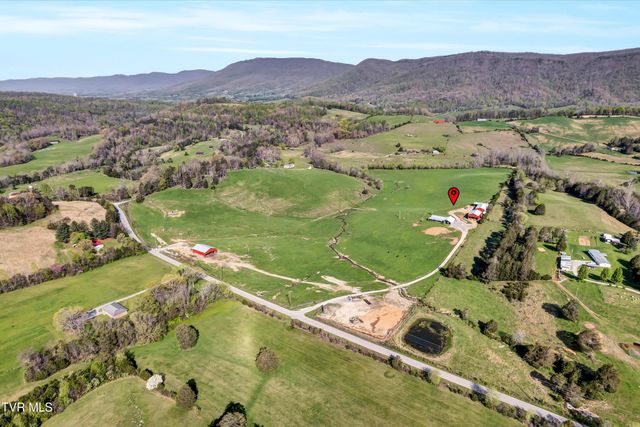 4144 Back Valley Road, Speedwell, TN 37870