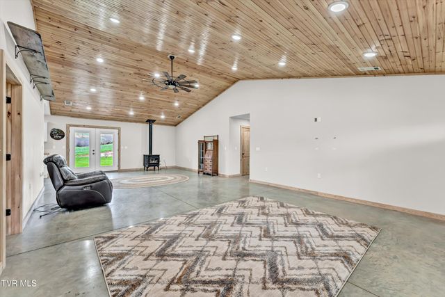 4144 Back Valley Road, Speedwell, TN 37870