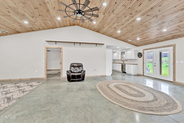 4144 Back Valley Road, Speedwell, TN 37870