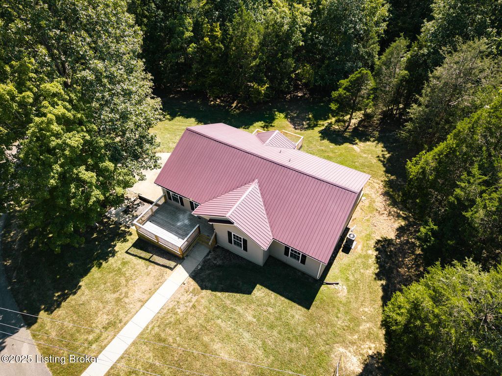 32 Hickory HIlls Ct, Brandenburg, KY 40108