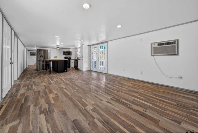 10881 Hillside Dr., Frankston, TX 75763