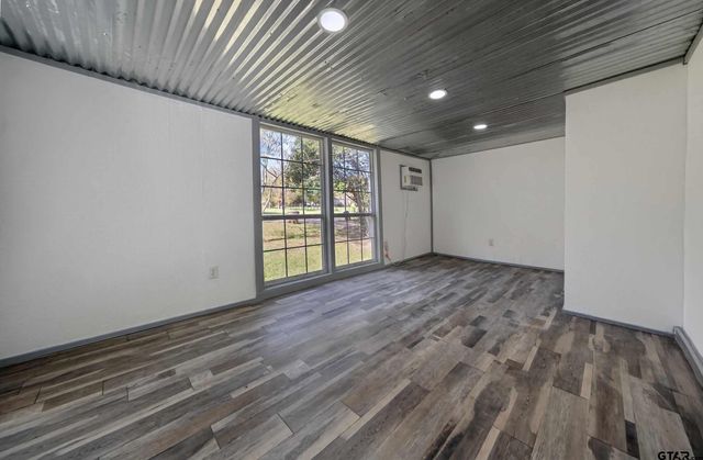 10881 Hillside Dr., Frankston, TX 75763