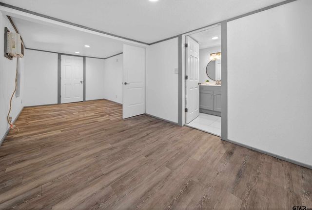 10881 Hillside Dr., Frankston, TX 75763