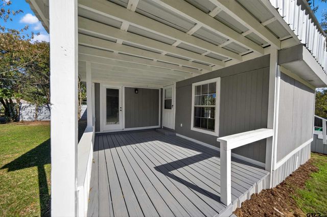 10881 Hillside Dr., Frankston, TX 75763