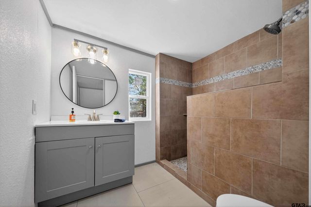 10881 Hillside Dr., Frankston, TX 75763