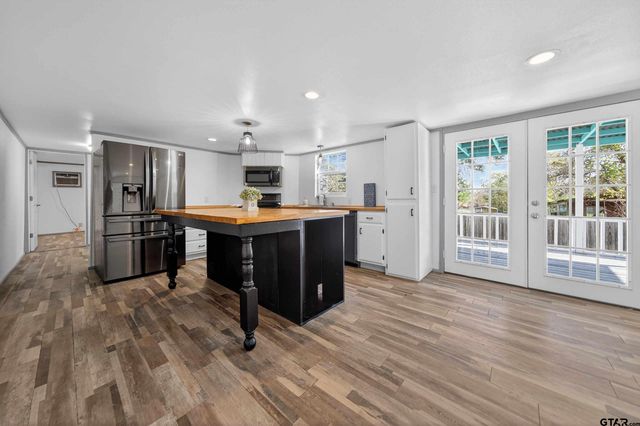 10881 Hillside Dr., Frankston, TX 75763