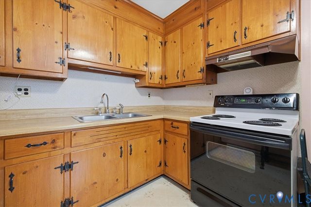 418 S 20th Ave, Hopewell, VA 23860
