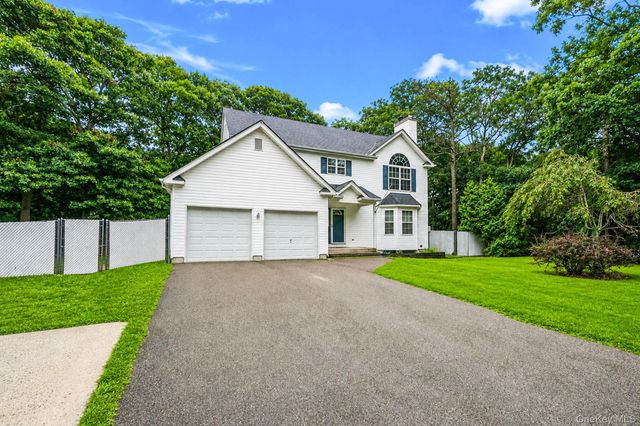 133 Cumberland Street, Mastic, NY 11950
