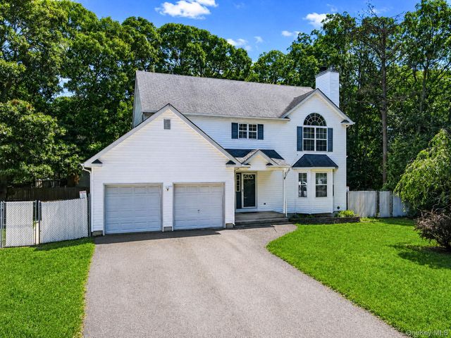 133 Cumberland Street, Mastic, NY 11950