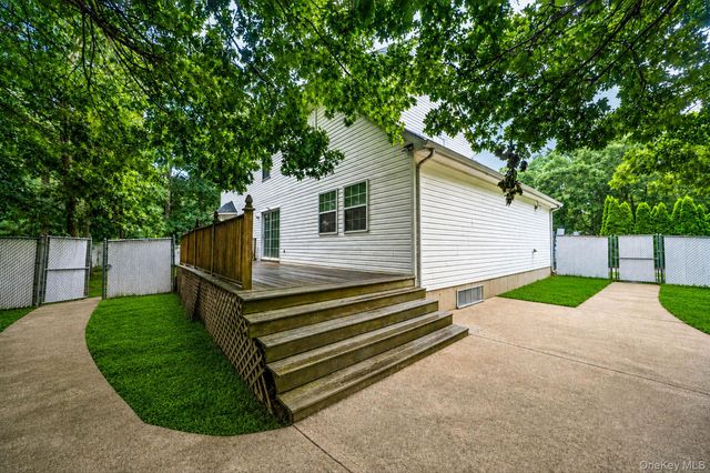 133 Cumberland Street, Mastic, NY 11950