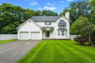 133 Cumberland Street, Mastic, NY 11950