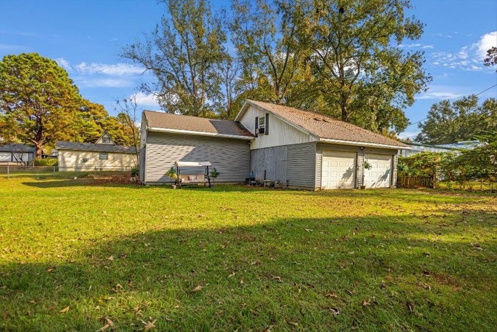 20741 Meadowbrook Drive, Chandler, TX 75758