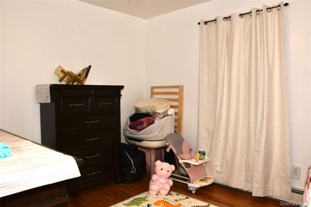 242 Munro Boulevard, Valley Stream, NY 11581