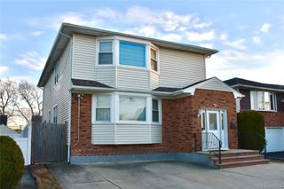 242 Munro Boulevard, Valley Stream, NY 11581