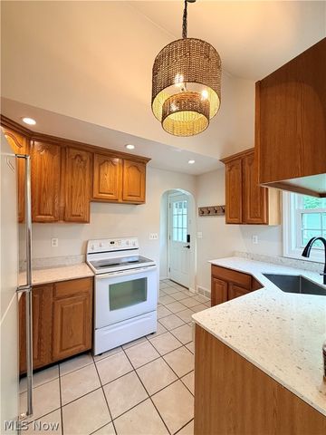 2007 32nd Street NW, Canton, OH 44709