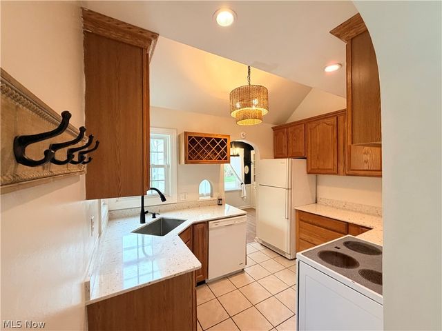 2007 32nd Street NW, Canton, OH 44709
