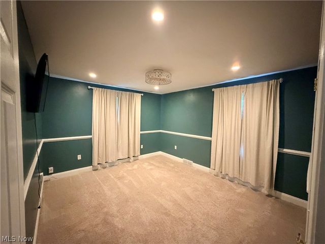 2007 32nd Street NW, Canton, OH 44709