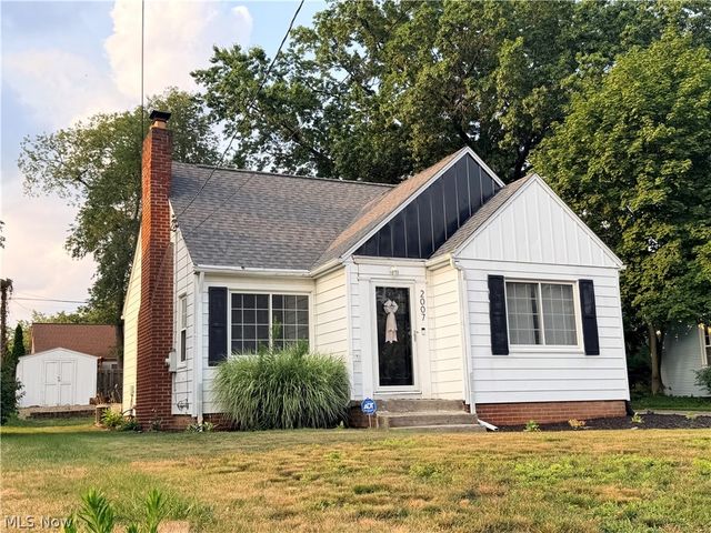 2007 32nd Street NW, Canton, OH 44709