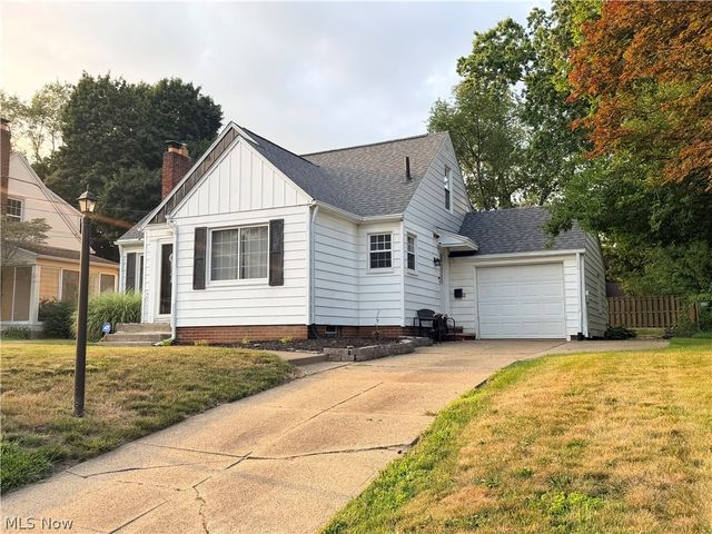 2007 32nd Street NW, Canton, OH 44709