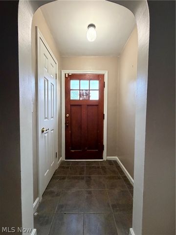 2007 32nd Street NW, Canton, OH 44709