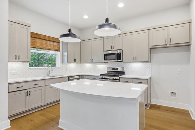 1300 Harwell LOOP, Kyle, TX 78640