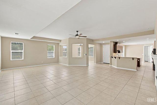 10306 Vale Royale Drive, Bakersfield, CA 93306