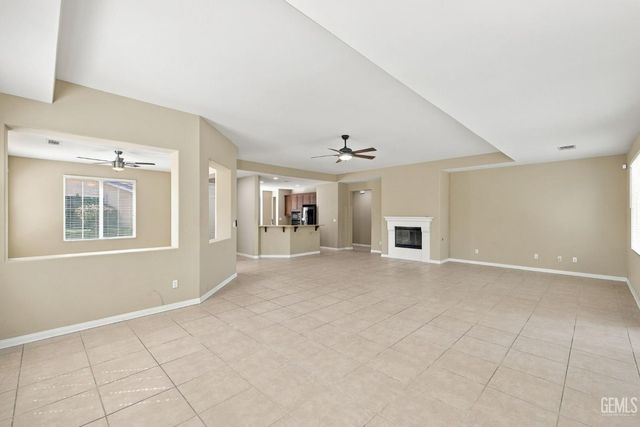 10306 Vale Royale Drive, Bakersfield, CA 93306