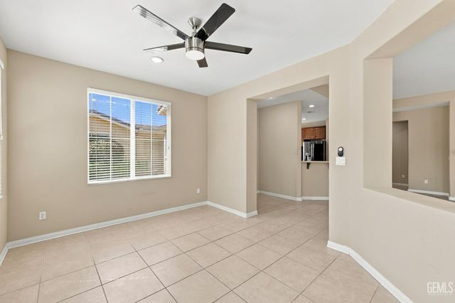 10306 Vale Royale Drive, Bakersfield, CA 93306