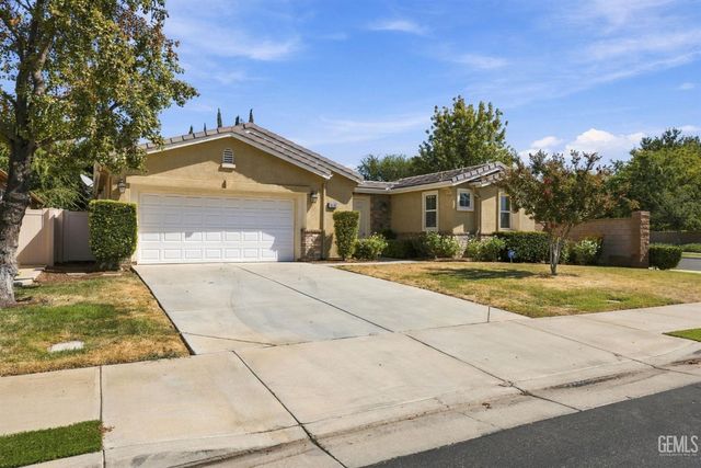 10306 Vale Royale Drive, Bakersfield, CA 93306