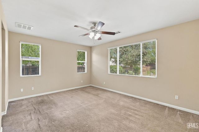 10306 Vale Royale Drive, Bakersfield, CA 93306