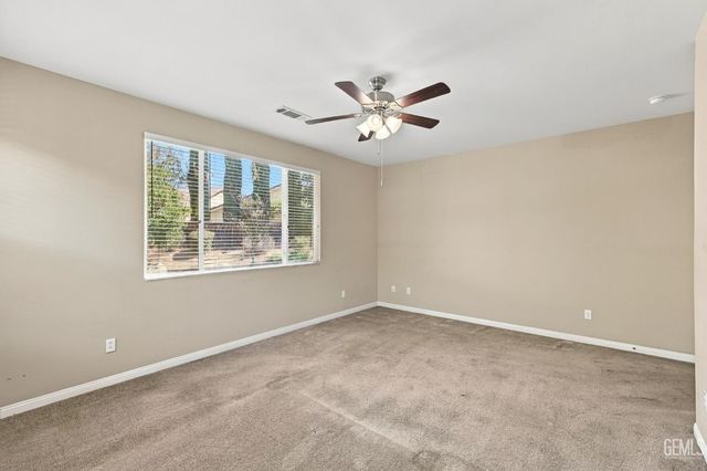 10306 Vale Royale Drive, Bakersfield, CA 93306
