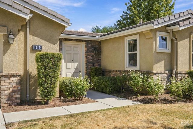 10306 Vale Royale Drive, Bakersfield, CA 93306