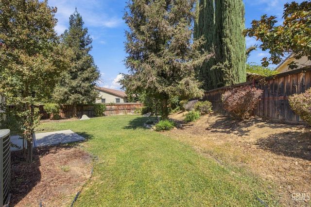 10306 Vale Royale Drive, Bakersfield, CA 93306