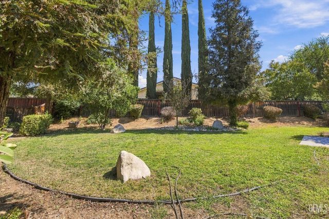 10306 Vale Royale Drive, Bakersfield, CA 93306