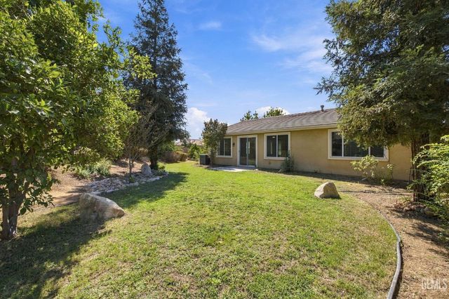 10306 Vale Royale Drive, Bakersfield, CA 93306
