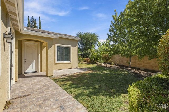 10306 Vale Royale Drive, Bakersfield, CA 93306