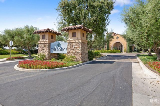 10306 Vale Royale Drive, Bakersfield, CA 93306