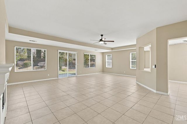 10306 Vale Royale Drive, Bakersfield, CA 93306