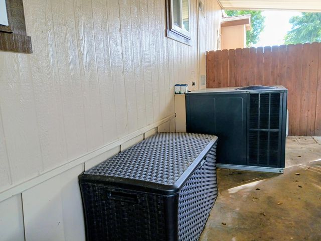 2400 W Midvalley Avenue Q1, Visalia, CA 93277