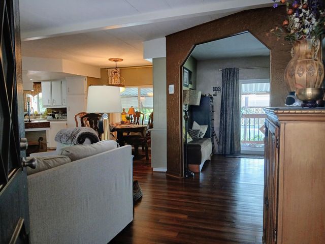 2400 W Midvalley Avenue Q1, Visalia, CA 93277