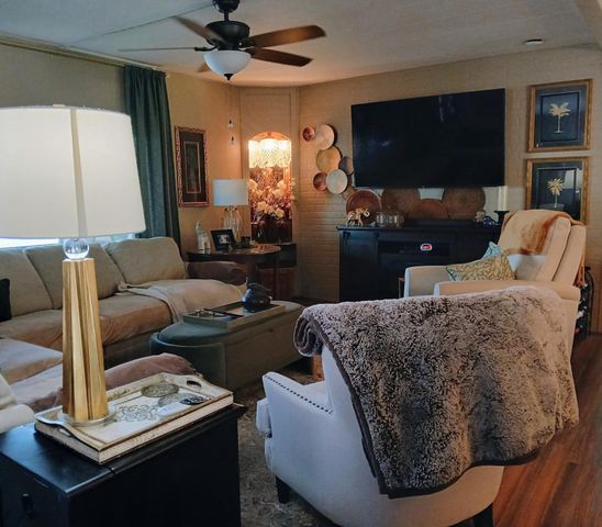 2400 W Midvalley Avenue Q1, Visalia, CA 93277