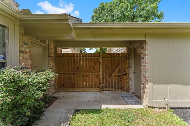 2811 Blue Glen Lane, Houston, TX 77073