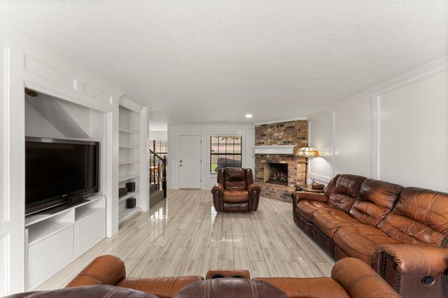2811 Blue Glen Lane, Houston, TX 77073