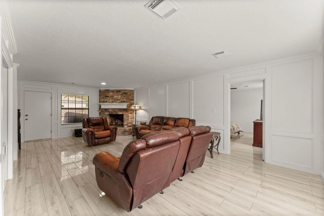 2811 Blue Glen Lane, Houston, TX 77073