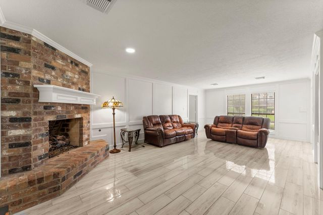 2811 Blue Glen Lane, Houston, TX 77073