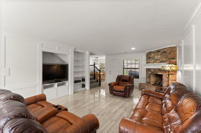 2811 Blue Glen Lane, Houston, TX 77073