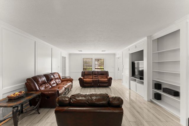 2811 Blue Glen Lane, Houston, TX 77073