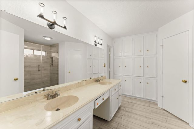 2811 Blue Glen Lane, Houston, TX 77073