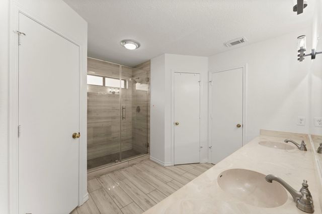 2811 Blue Glen Lane, Houston, TX 77073