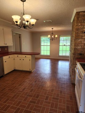 1308 Fairhaven St., Longview, TX 75605
